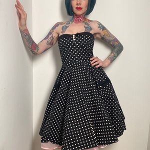 Polka dot full circle skirt / pockets